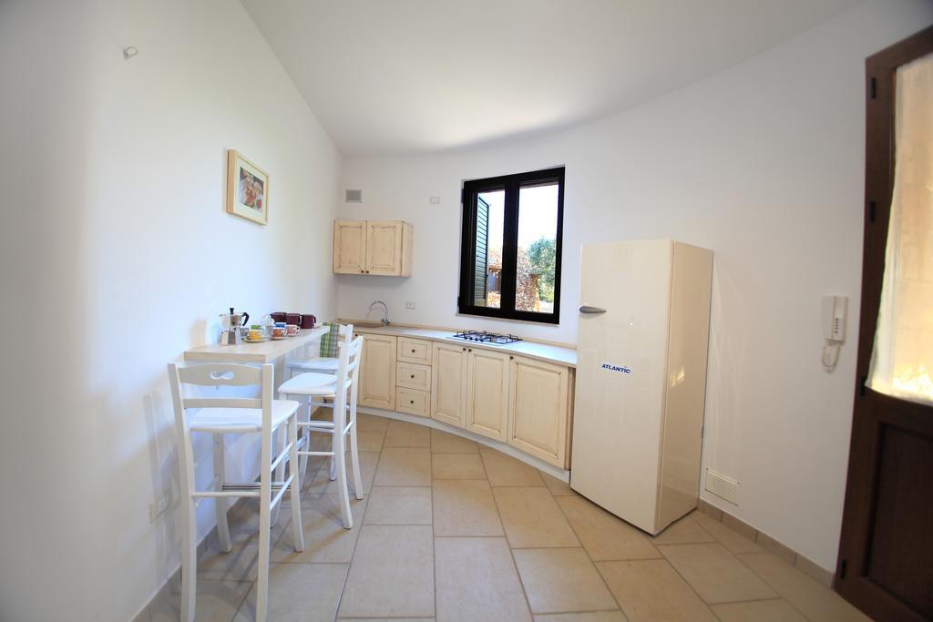 Li Furneddhri Villa Казарано Стая снимка