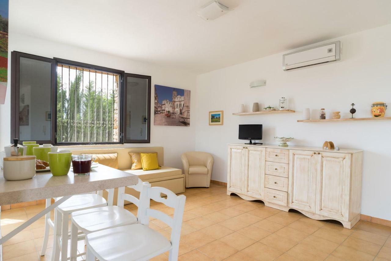 Li Furneddhri Villa Казарано Екстериор снимка